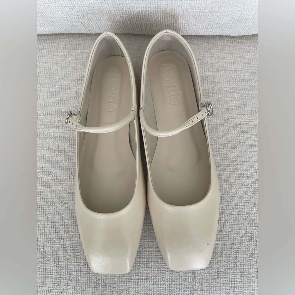 Aeyde Cream Flats with Strap